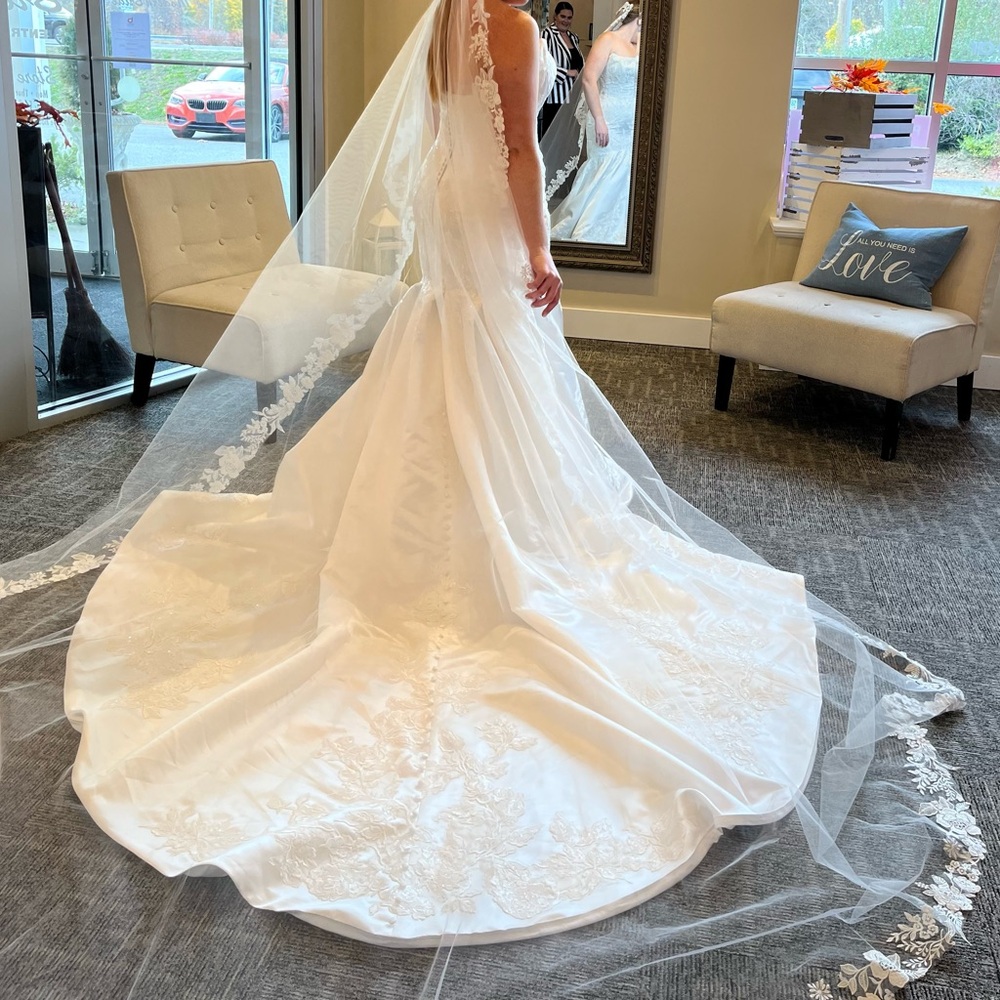 Maggie Sottero White Wedding Dress